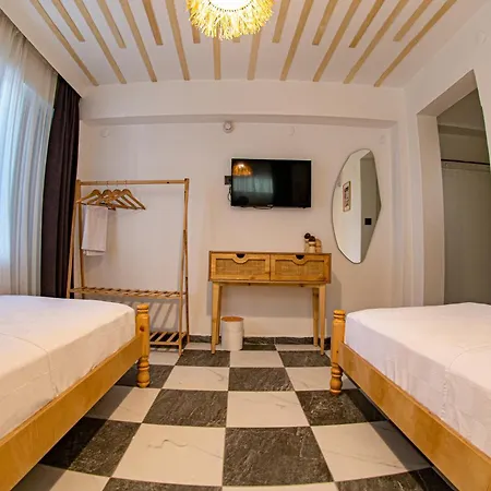 Bohem Hotel *
